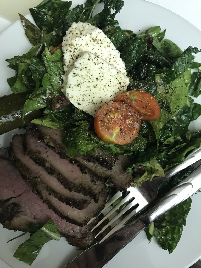 Sliced steak salad with mozzarella
