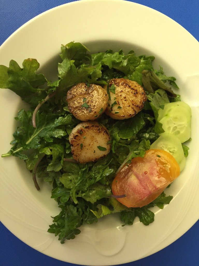 Seared scallop salad