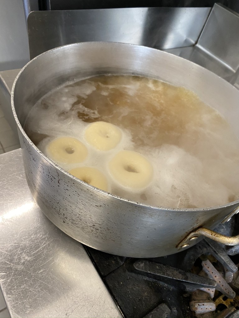 Boiling bagels