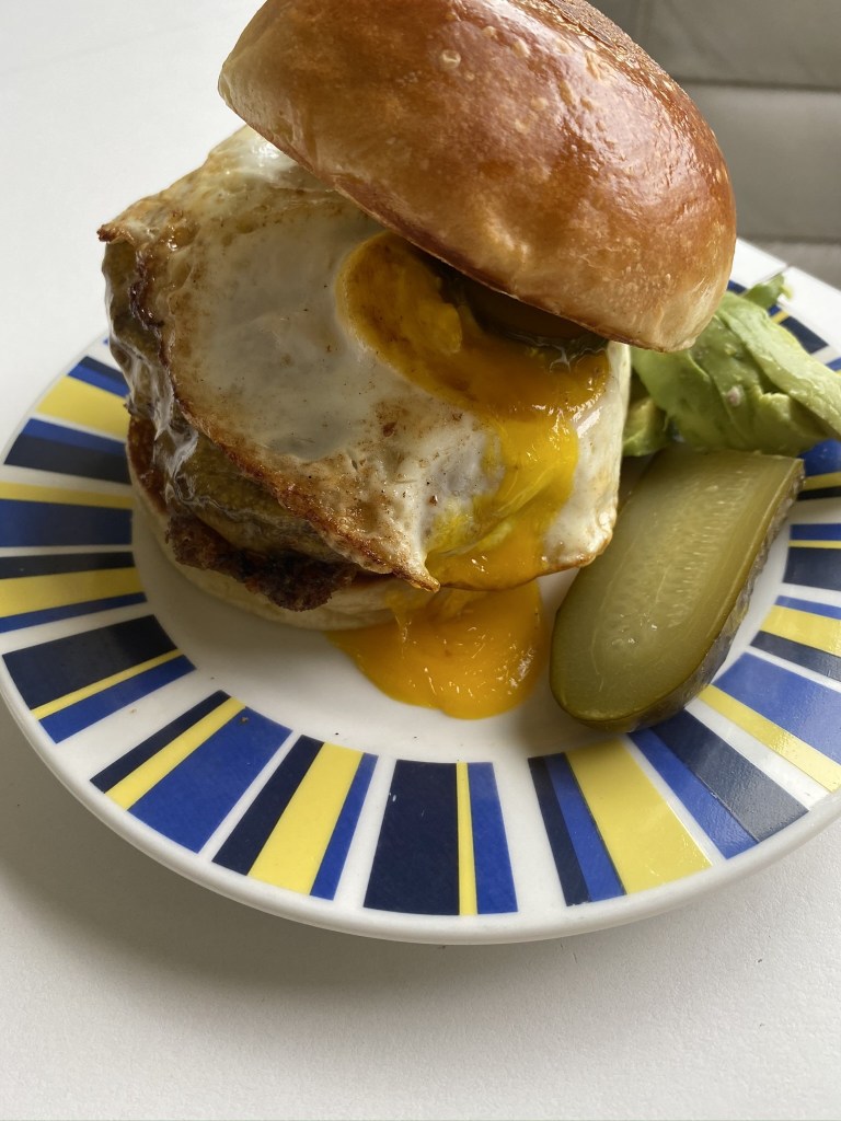 Fried egg burger